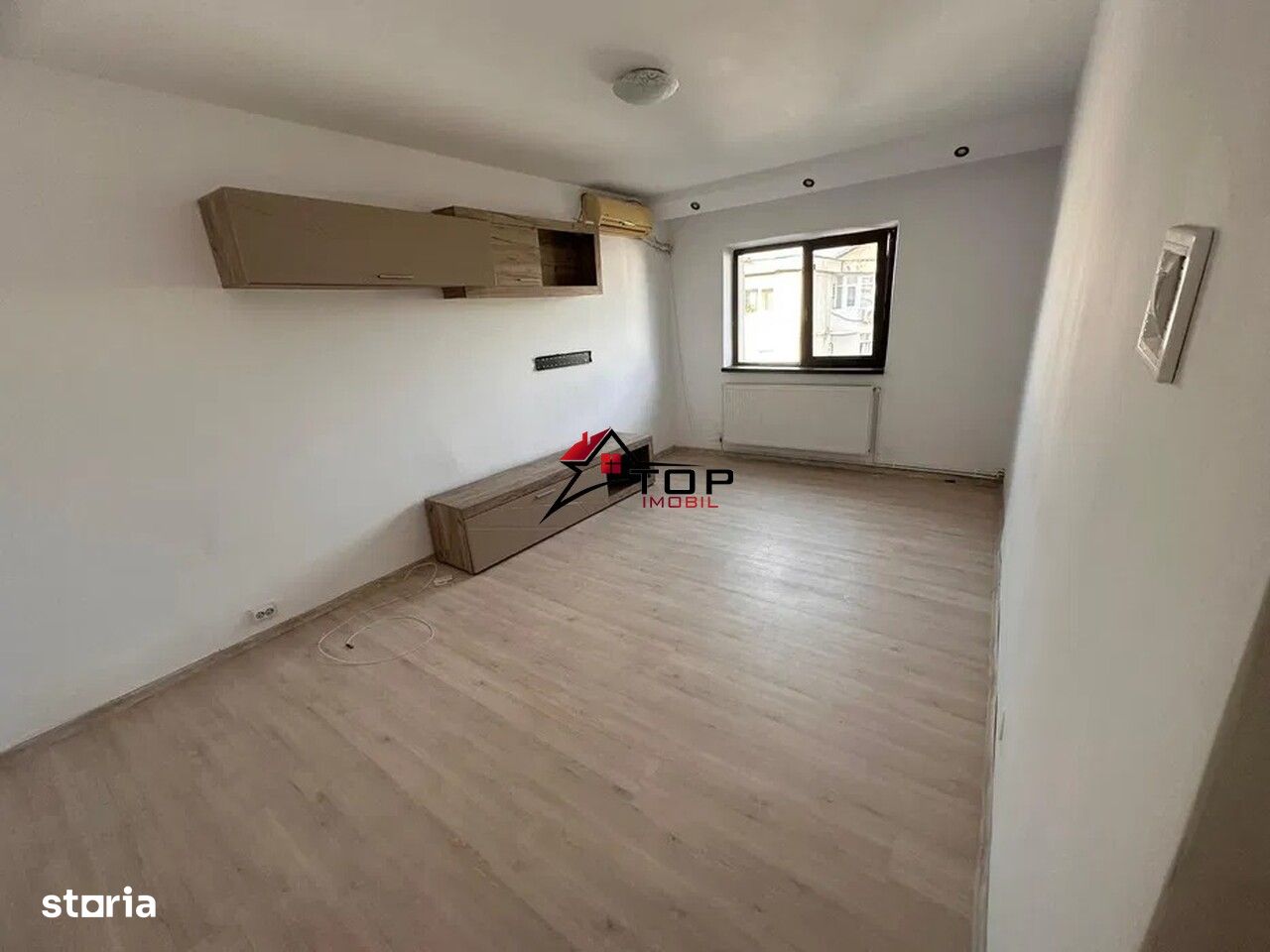 Apartament cu 3 camere decomandat - Alexandru Cel Bun - Imagine principală: 1/7