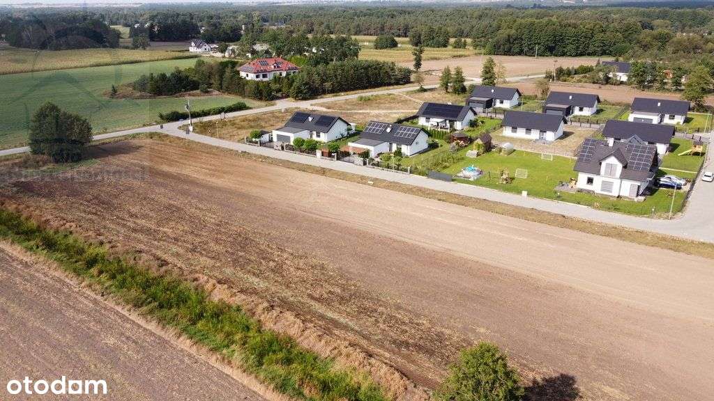 Kształtna działka z dobrym dojazdem-8