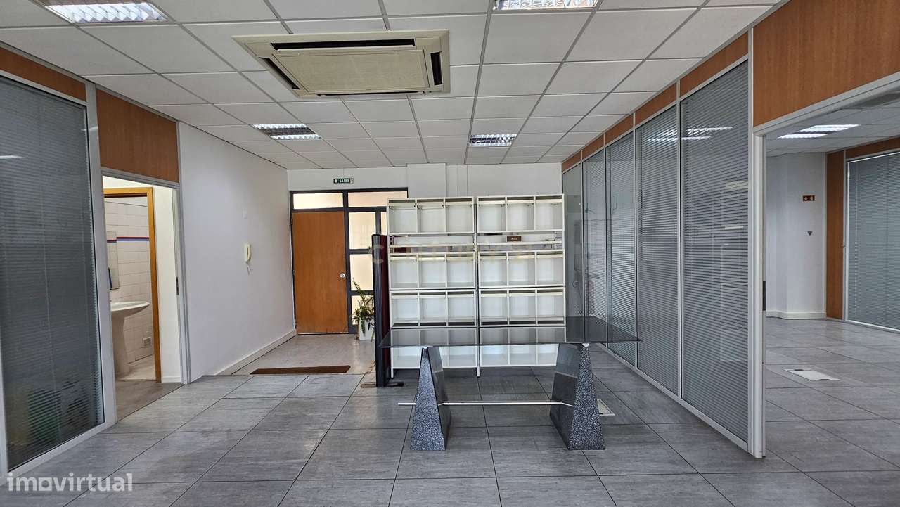 Escritório amplo e totalmente equipado no ElosPark II, em S. Marcos-30