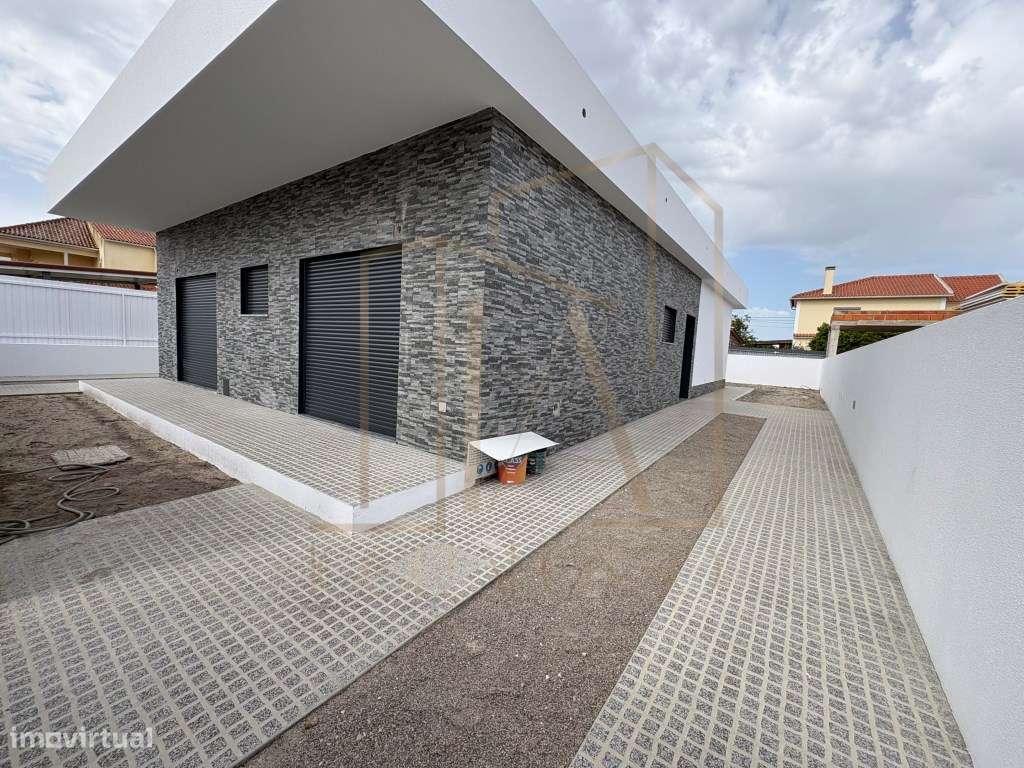 Moradia Térrea T4, com 4 Suites - Pronta a Escriturar-4