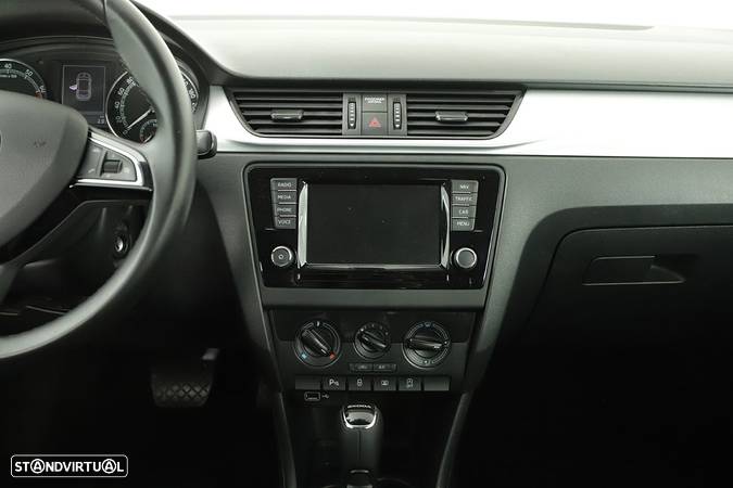 Skoda Rapid 1.0 TSI Ambition DSG - 9