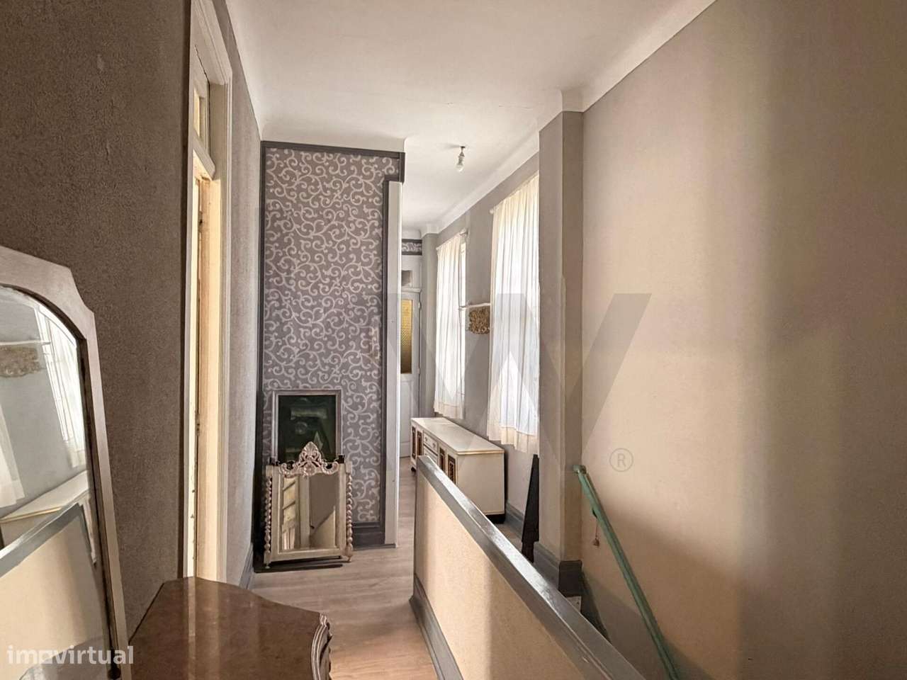 ANDAR MORADIA T2 COM CHARME PARA RENOVAR !-10