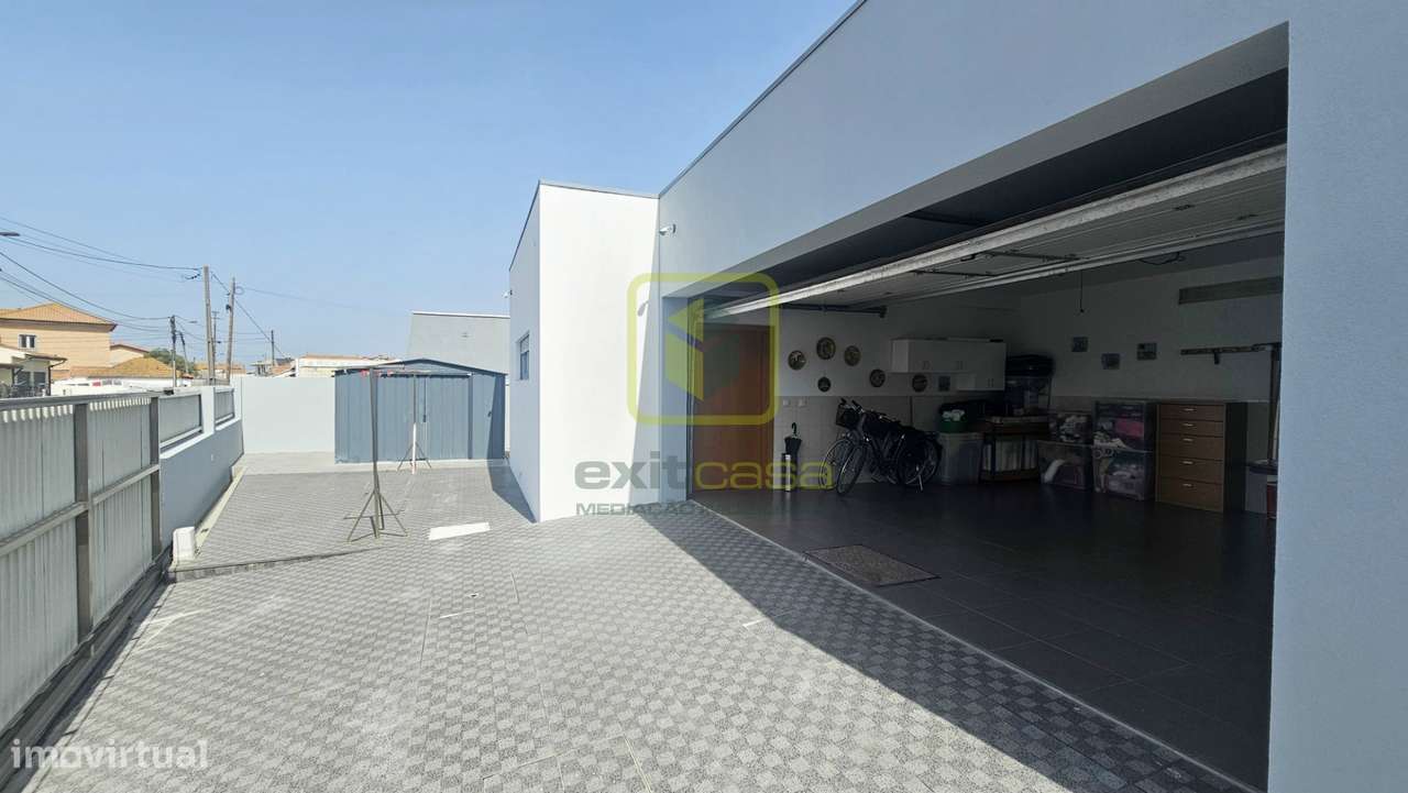 Moradia de Luxo a 5 Minutos da Praia da Barra-34