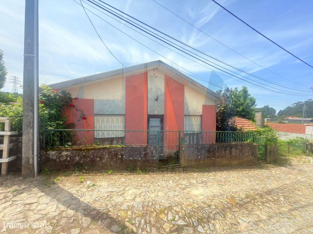 Quintinha de Merouços T3 para Remodelar com Terreno de 3.000 m² - F... - Grande imagem: 2/13