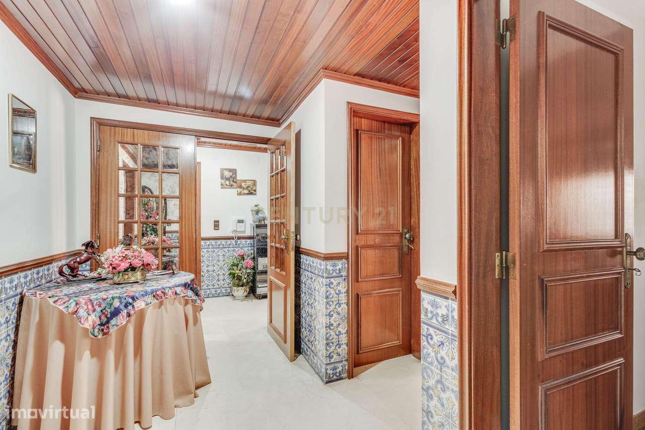 T2 com 102m² e 3 Varandas – em ótimo Estado na Costa da Caparica - Grande imagem: 2/25