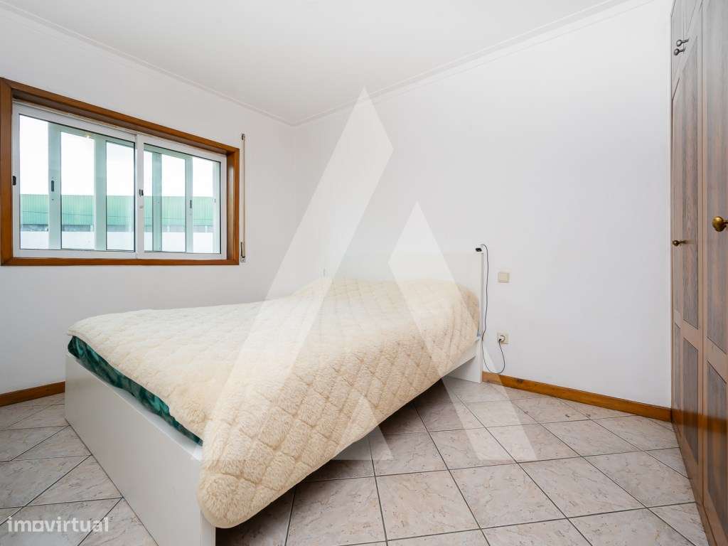 Apartamento T2 no Último Piso com Garagem Fechada - A 5 min de Sant...-12