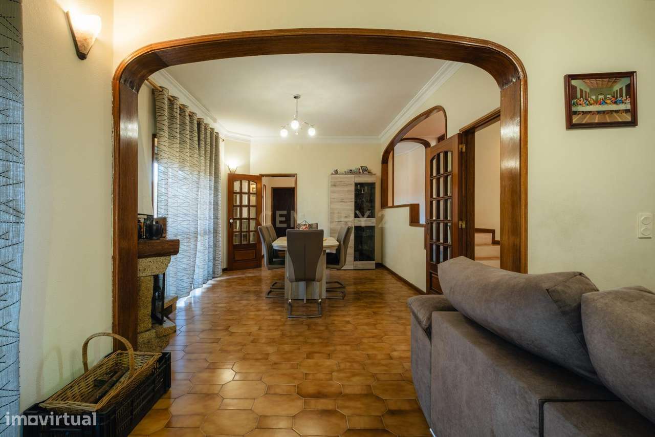 Excelente moradia T3 situada em São Pedro da Cova, Gondomar-43