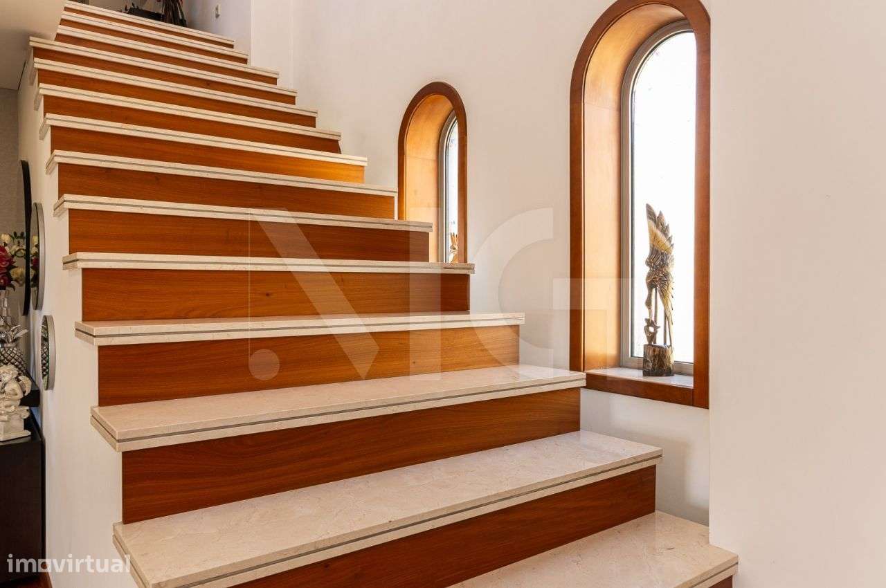 Moradia T3, com Varanda, jardins e Piscina em Felgueiras-35