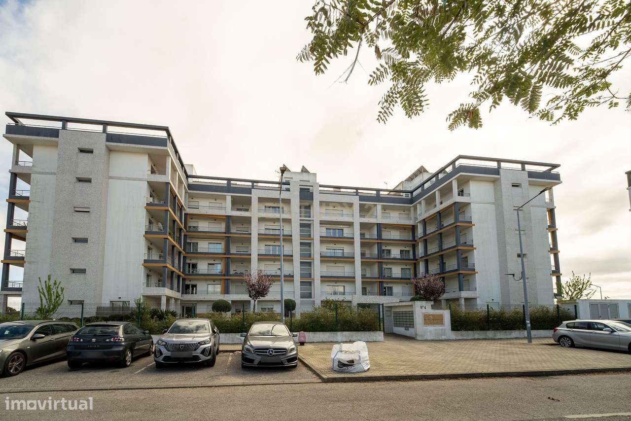 Apartamento T2 Duplex com terraço em condomínio privado-54