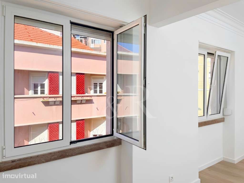Apartamento T1 renovado com vista rio na Graça, Lisboa-8