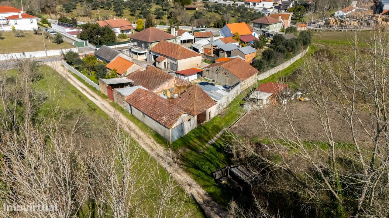 Terreno Urbano com 1.700 m² e Ruínas | Caxarias - Ourém - Grande imagem: 4/37