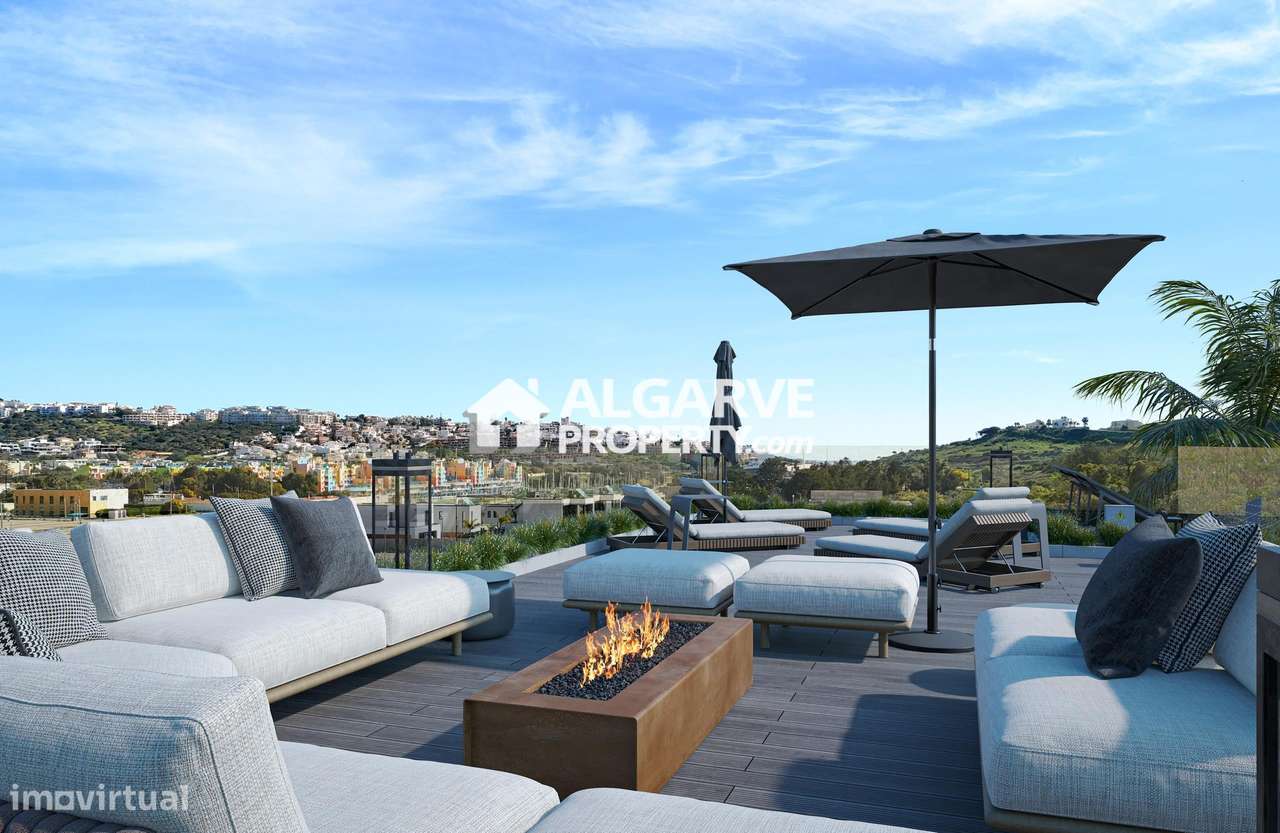 Moderna moradia V4 com Piscina e Jacuzzi junto da praia e da Marina de - Grande imagem: 5/19