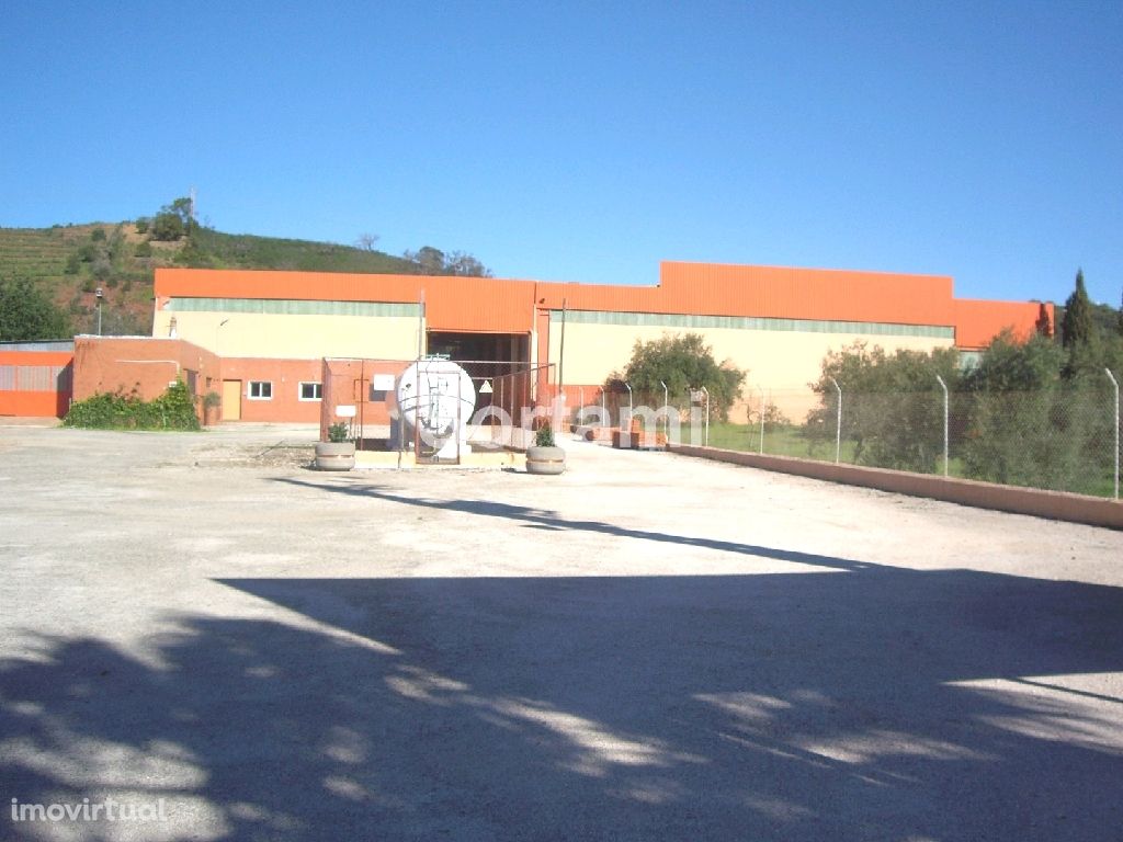 Armazém  Venda em Santa Catarina da Fonte do Bispo,Tavira