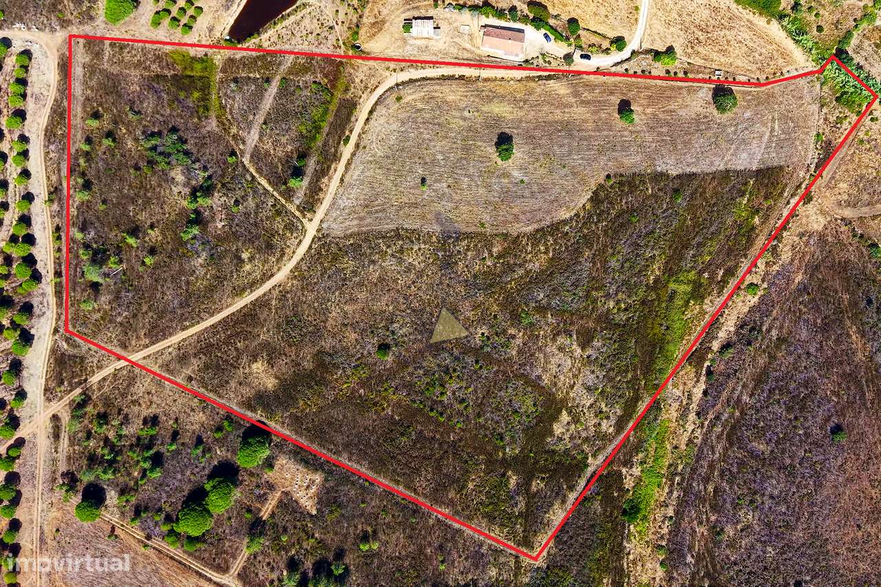 Terreno rústico com 48000 m2 a 3 km praia da Arrifana - Aljezur - Grande imagem: 4/26