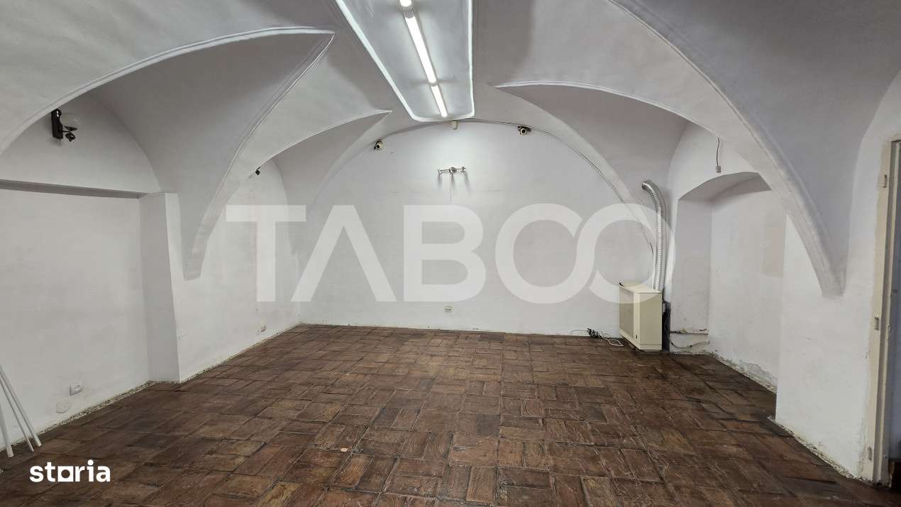 Spatiu comercial in apropiere de Podul Minciunilor de vanzare - Imagine principală: 4/7