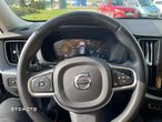 Volvo XC 60 B4 D AWD Momentum - 27