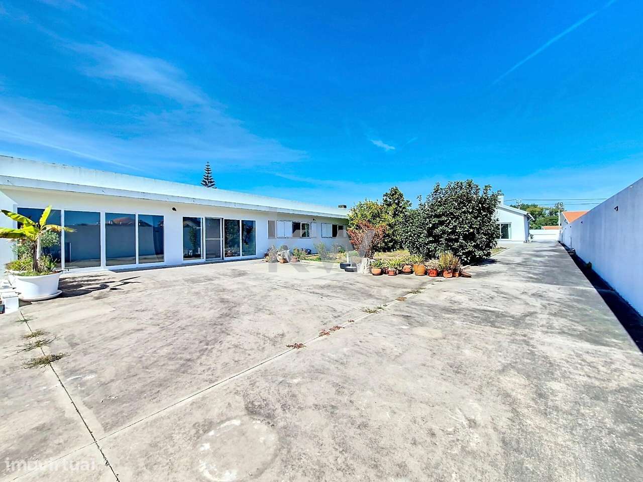 Moradia com 6 quartos, piscina aquecida, anexo e terreno com 2500m2 em-46