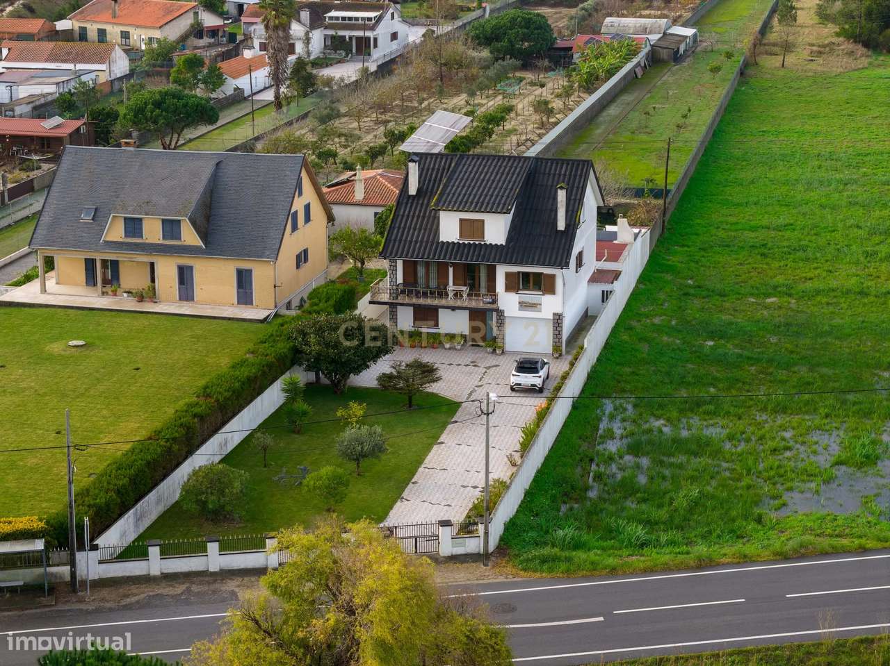 Moradia com um belissimo espaço exterior e praia privada! - Grande imagem: 3/35