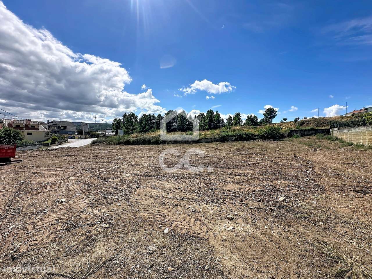 Lote para construção de uma moradia em Carrazedo de Montenegro-2