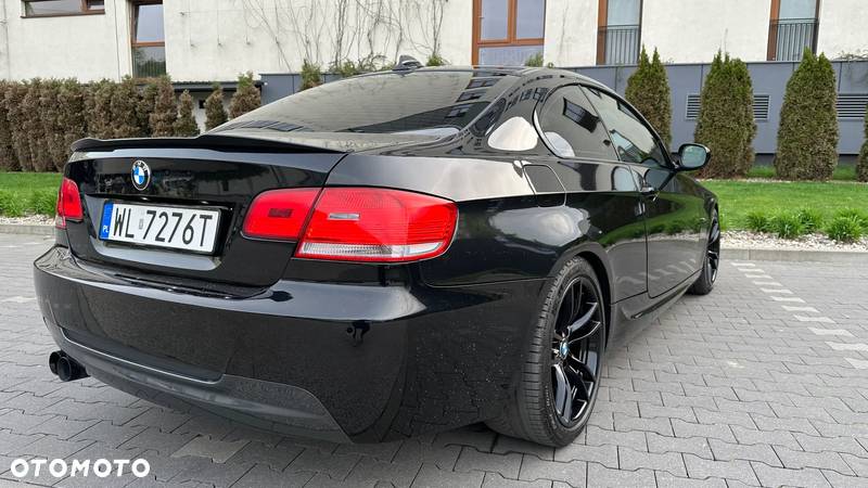 BMW Seria 3 330i Coupe - 6