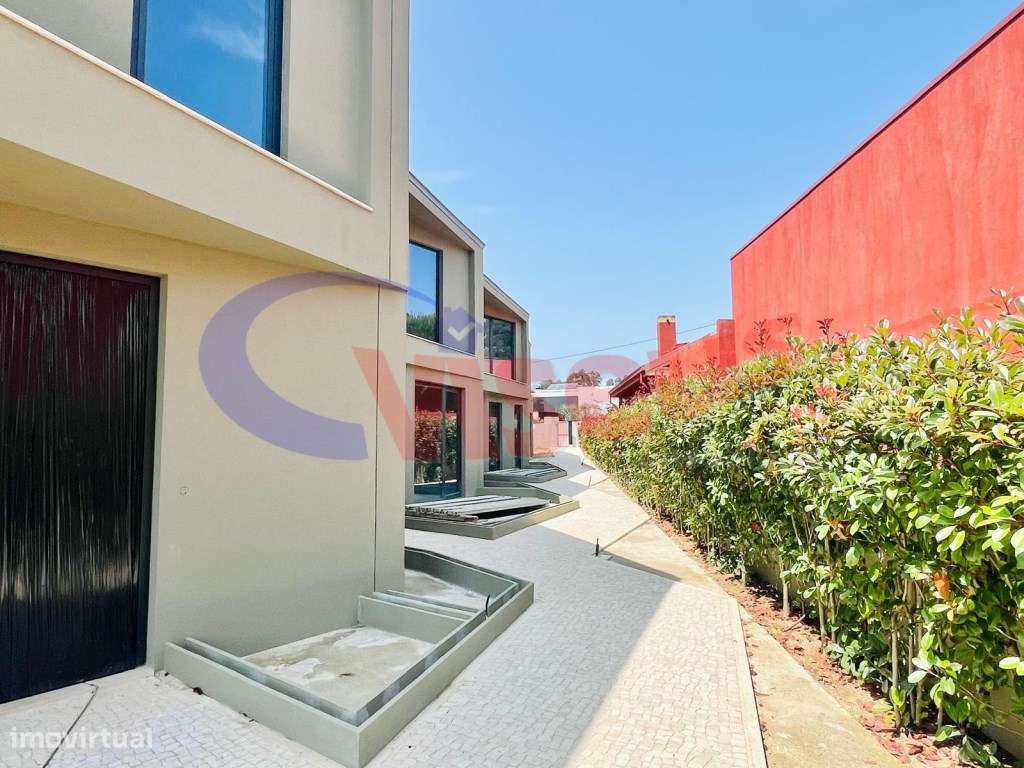 Moradia T3 + Escritório Nova junto à Praia Canidelo-13