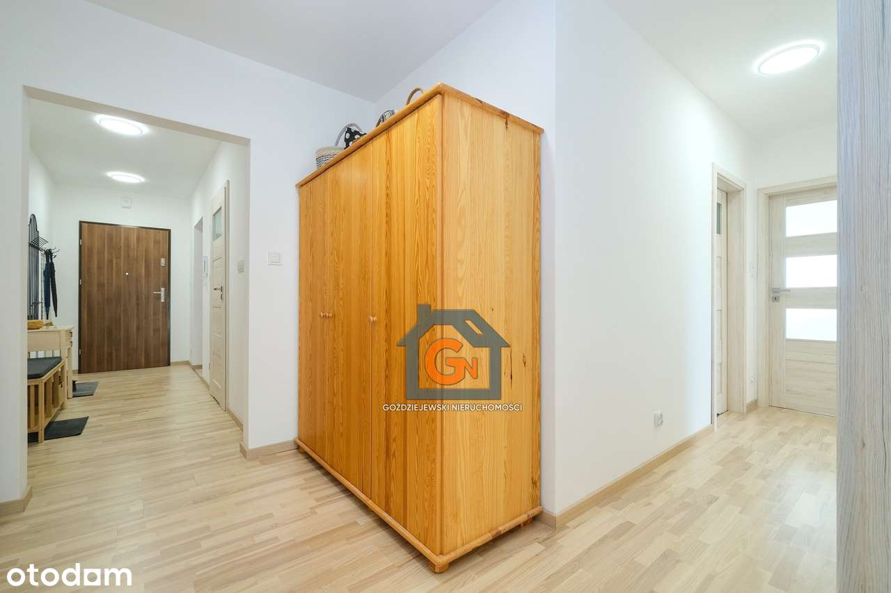 Sprzedam 4 pok mieszkanie o pow. 90m2 + miejsce parkingowe w garażu.-15