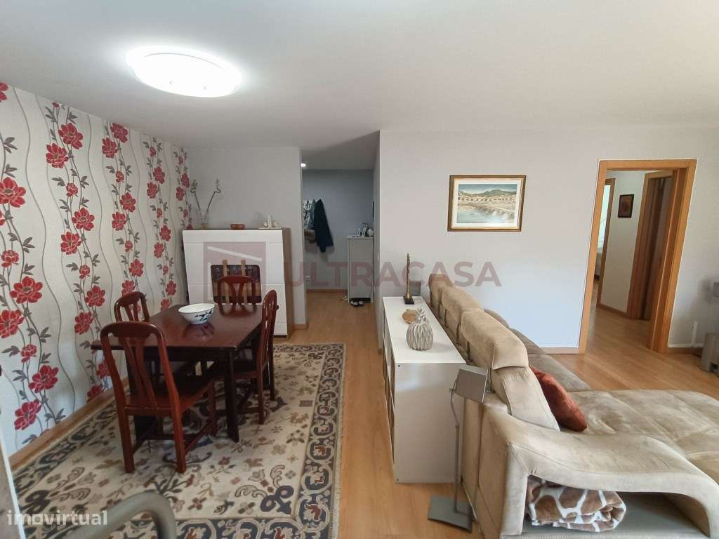 Vende-se Excelente T3 na Pontinha com 2 Lugares de Parqueamento-9