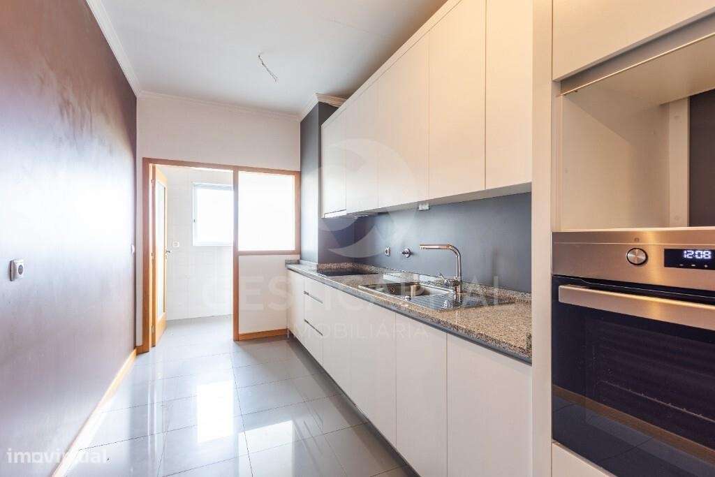 T2 com lugar de garagem no centro do Marco de Canaveses-13