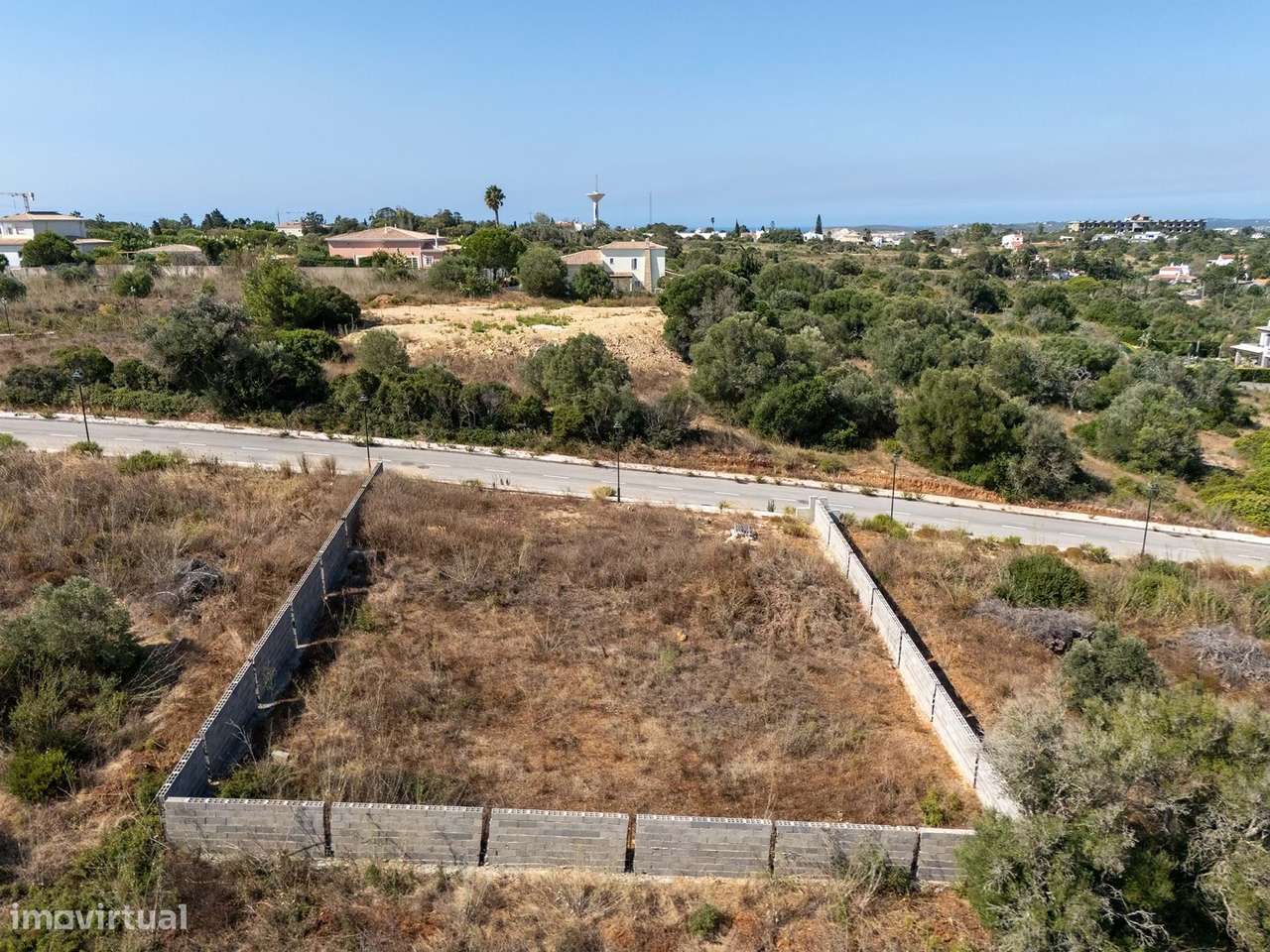 FANTÁSTICO TERRENO URBANO PARA CONSTRUÇÃO PARA VENDA EM MONTE LEMOS, P - Grande imagem: 2/7