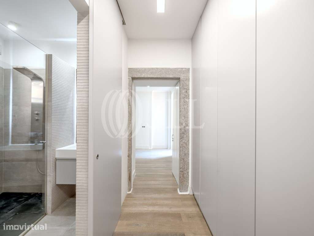 Apartamento T2+2 , renovado, em Alfama, Lisboa-25