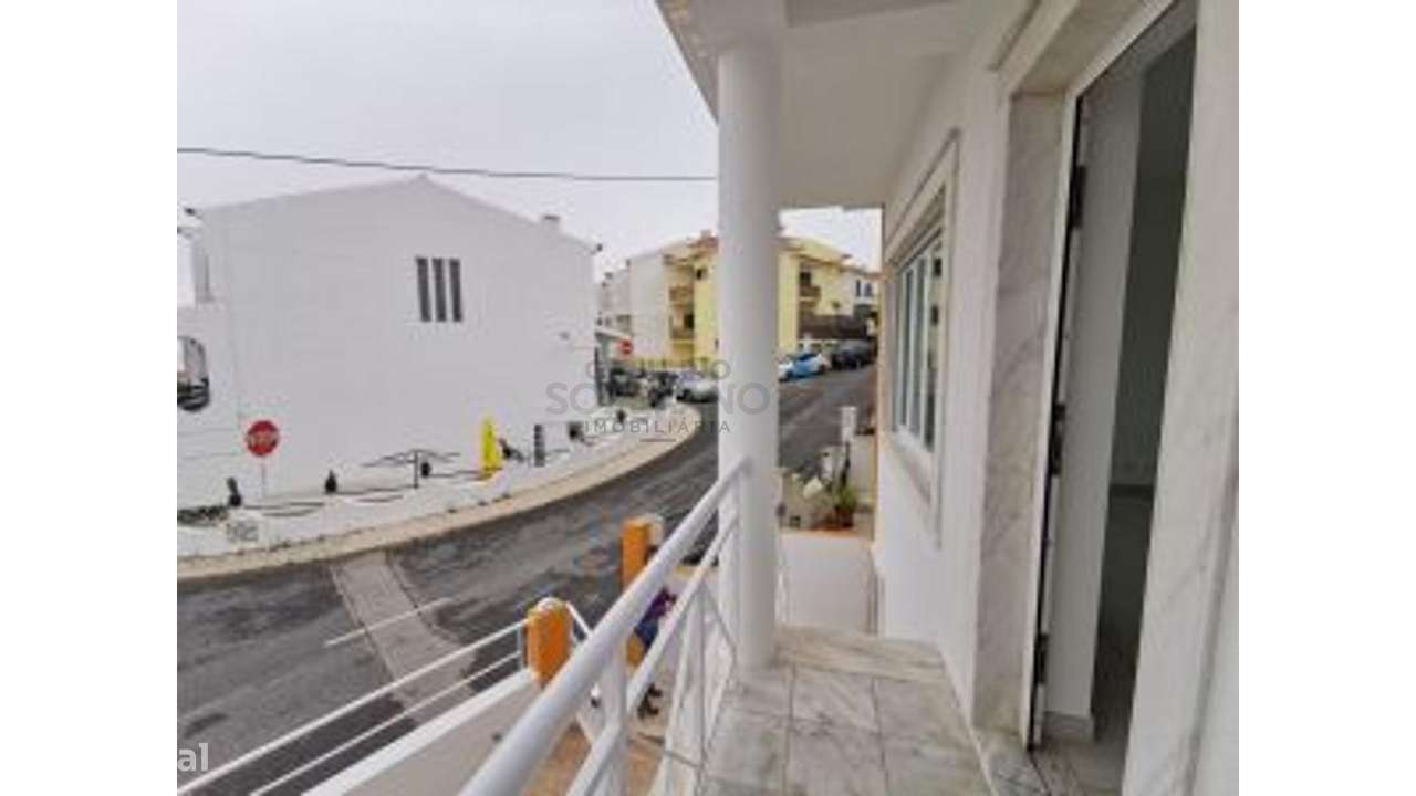 Moradia Geminada T3 em Ericeira-22