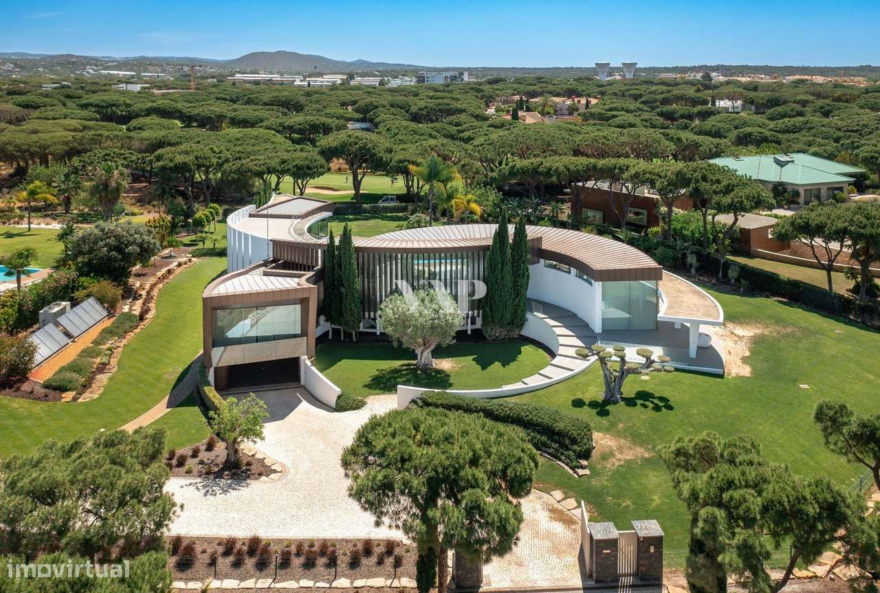 Moradia V5+1 luxuosa com vista panorâmica para o Golfe em Vilamoura - Grande imagem: 2/60