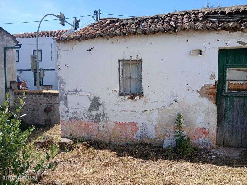 Oportunidade em Abrantes - 2 Casas para Recuperar com Terreno - Grande imagem: 3/11