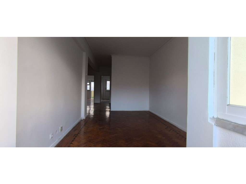 Apartamento T2 no Centro de Benfica - Grande imagem: 5/17