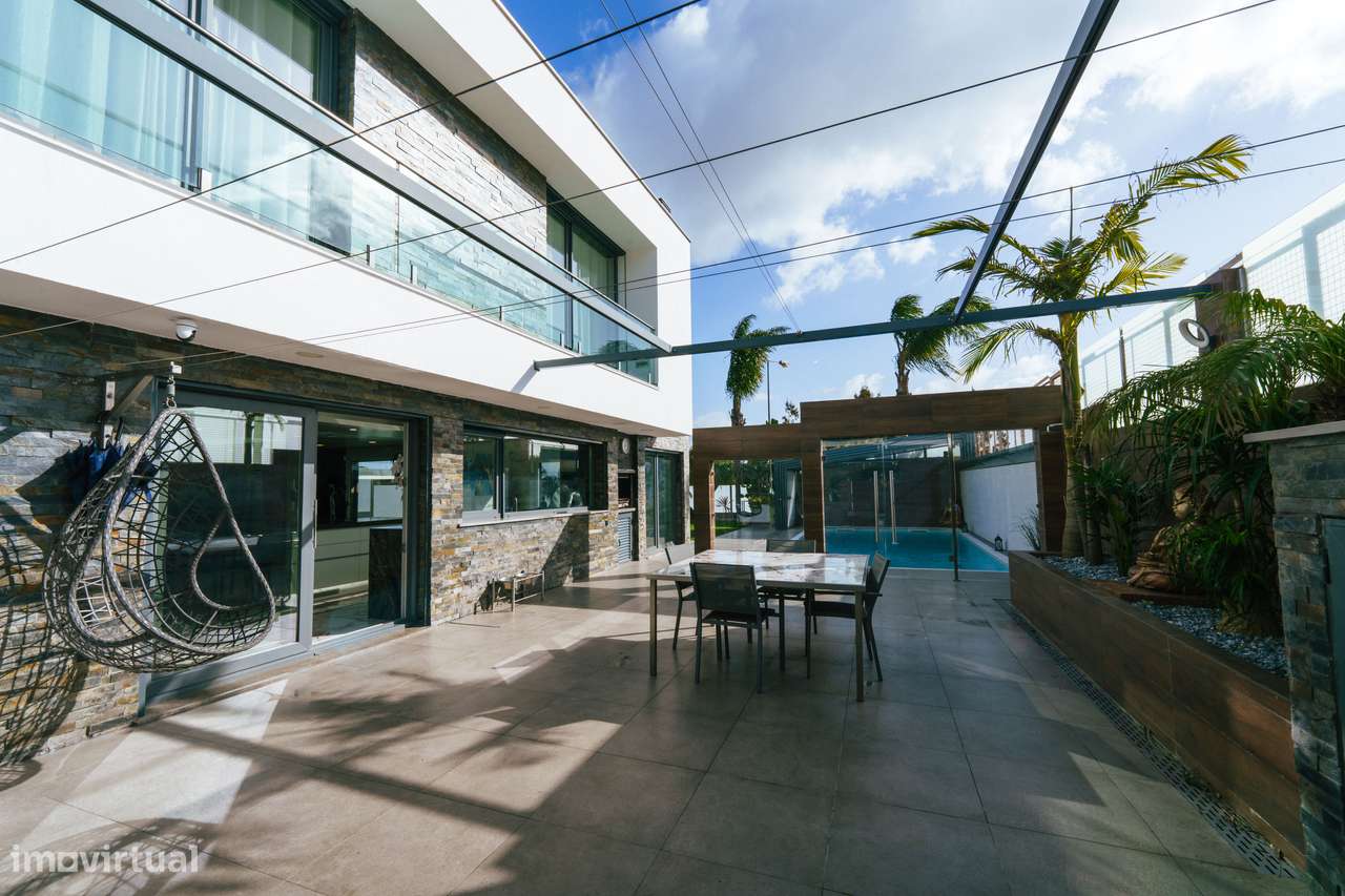 Moradia De Luxo 4 Suites e piscina fechada  5 min da praia - Grande imagem: 4/17