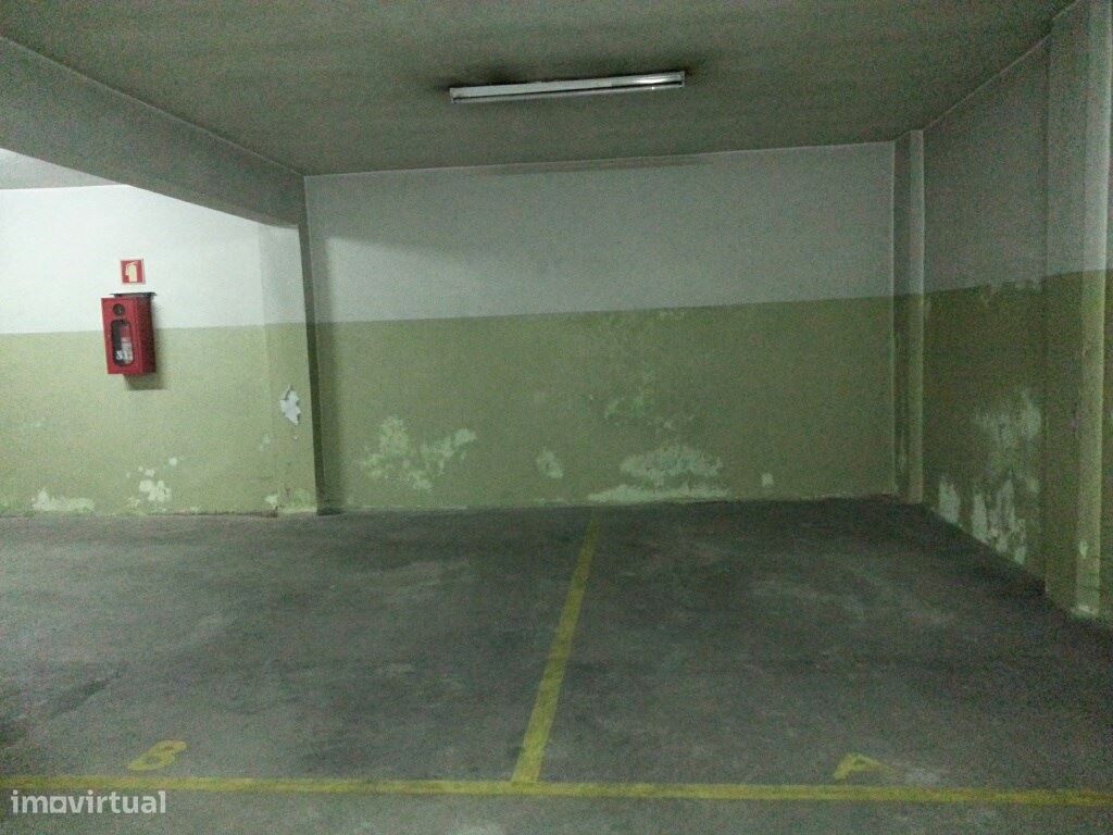 2 lugares de garagem - Centro - Largo Soares Reis/Campo 24 Agosto.
