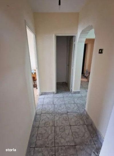 Apartament 3 camere, decomandat, 69 mp, zona Trivale