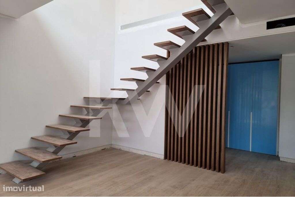 Apartamento T3+1 Mezanino e Galeria - Centro de Carcavelos - Cascais - Grande imagem: 4/23