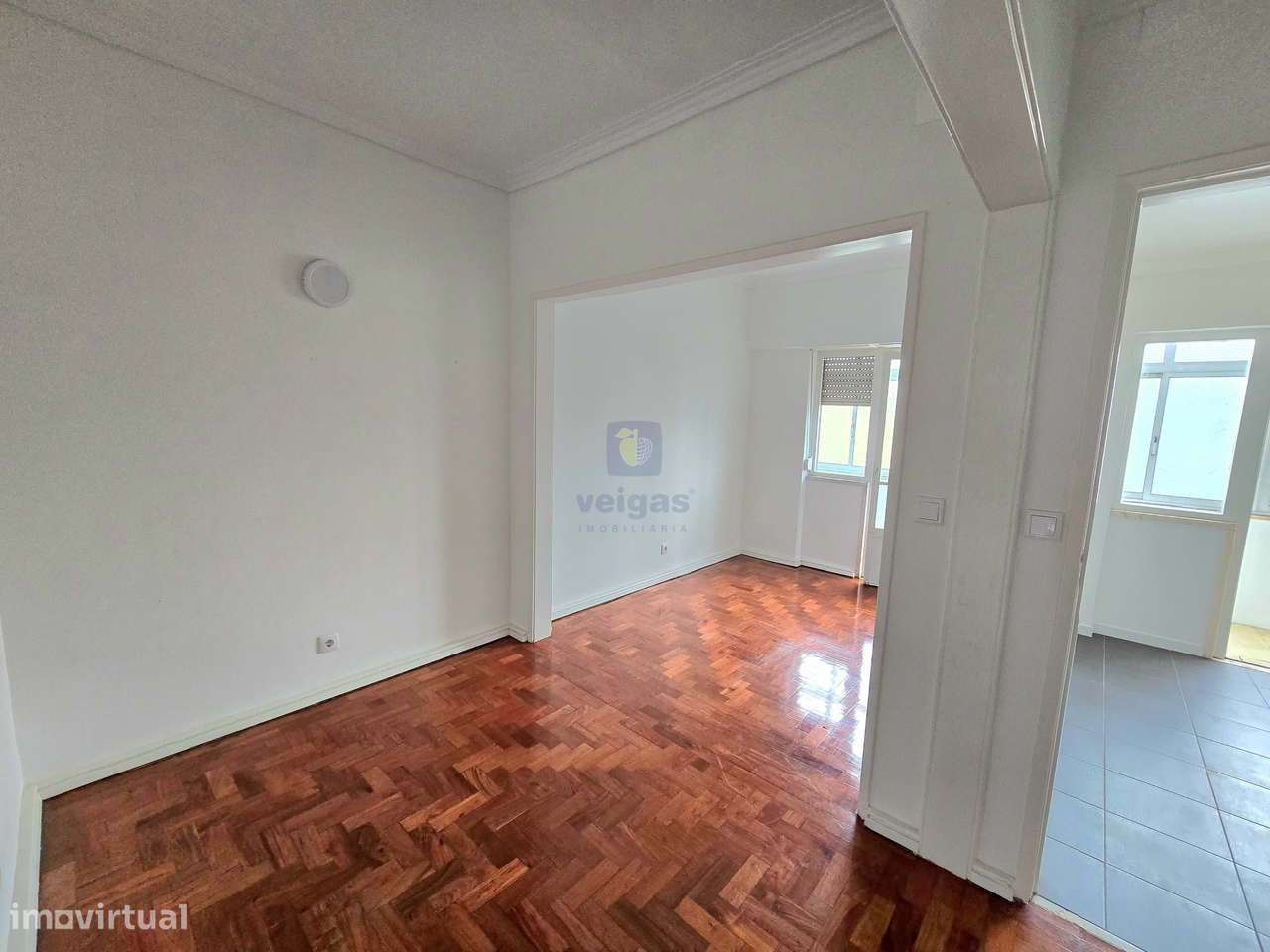 T2 Avenidas Novas remodelado com varanda - Grande imagem: 2/23