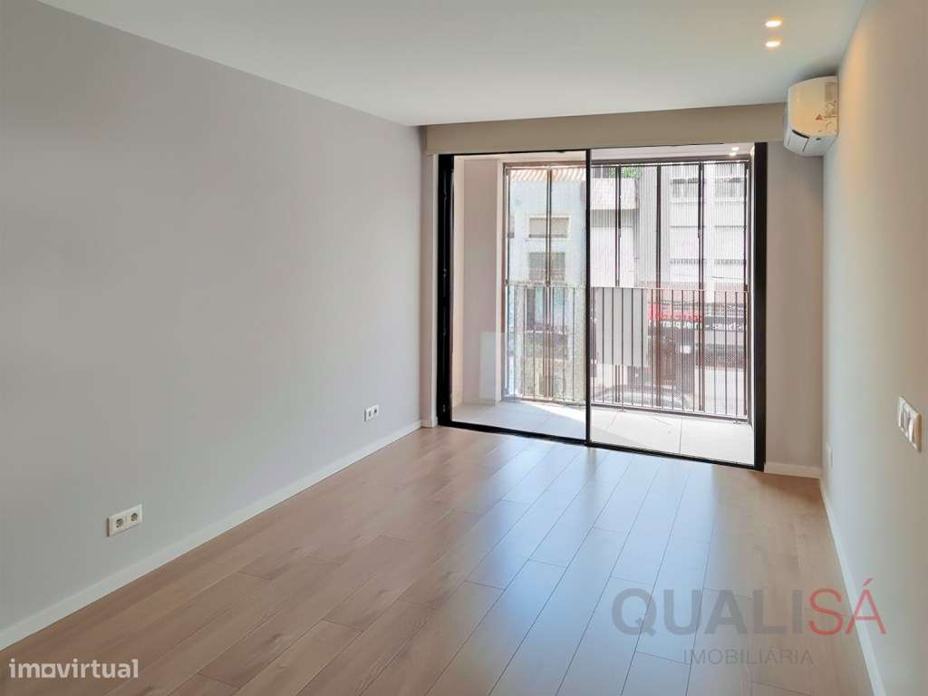 Apartamento T2 com varanda e lugar de garagem localizado no centro ...-3