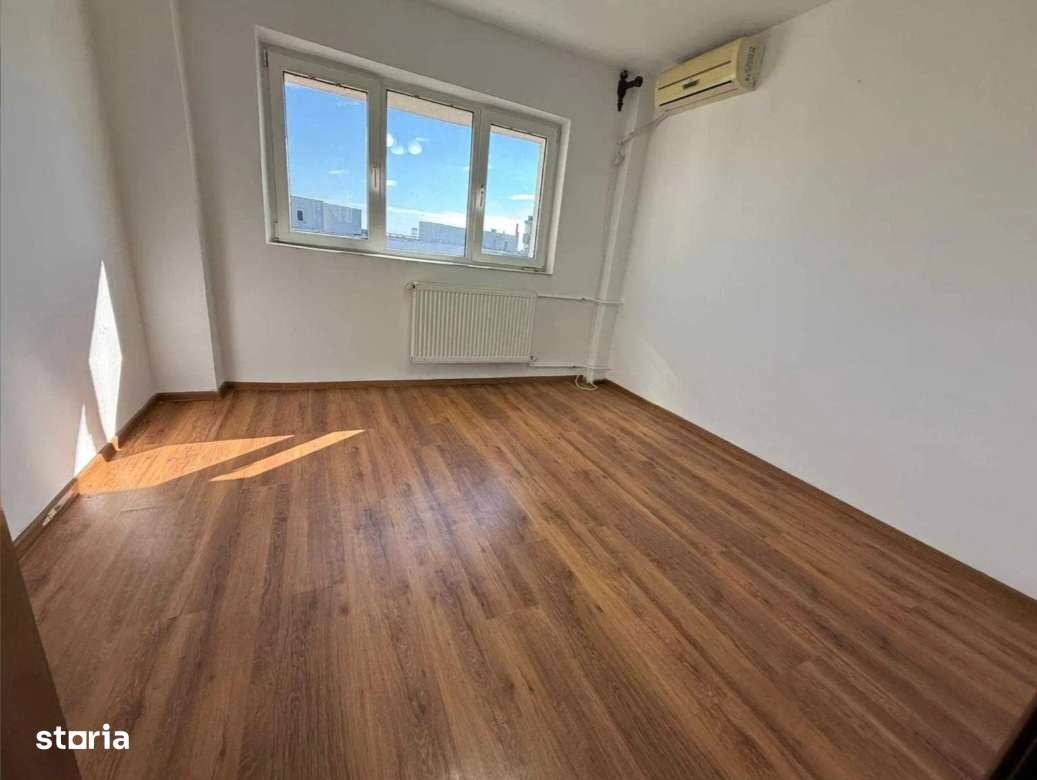 Dristor Mc Donald's- 5minute de metrou-0