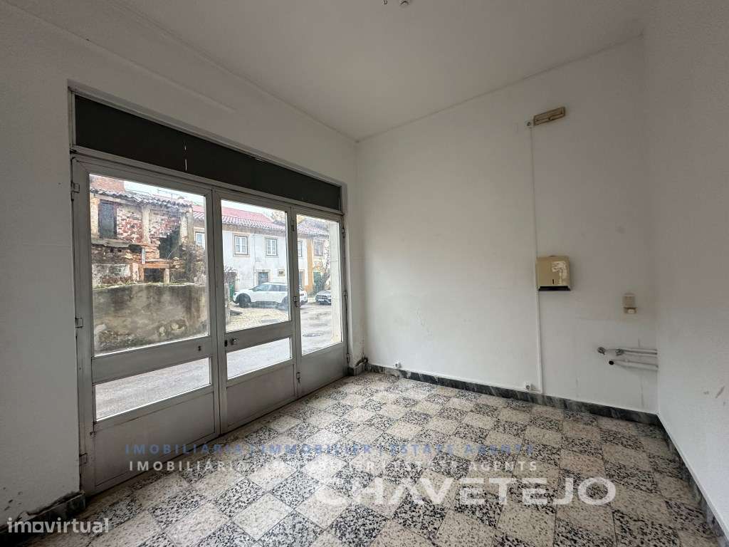 Loja com 78 m2 e boas montras perto de serviços e transportes públi... - Grande imagem: 5/7