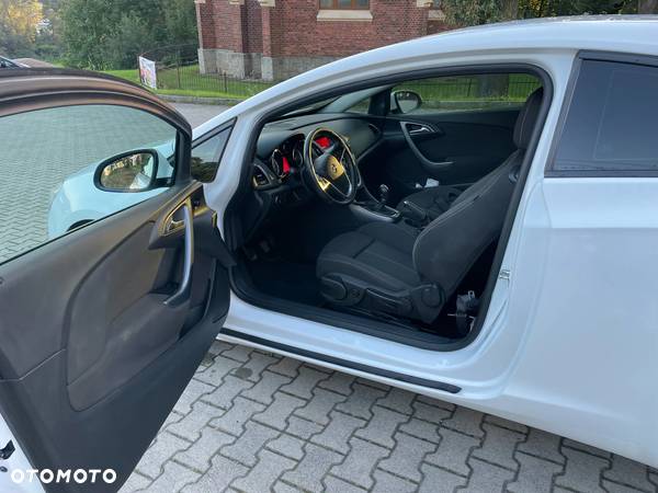 Opel Astra GTC 1.7 CDTI DPF Start/Stop Active - 12