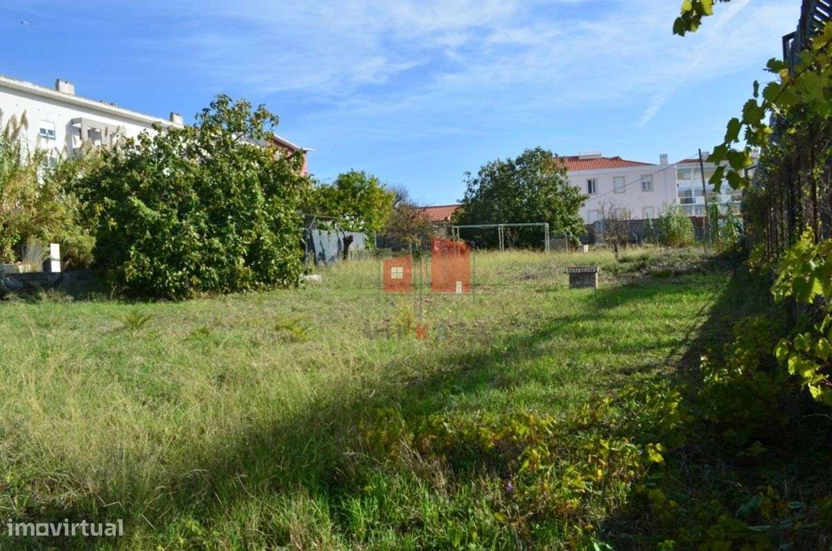 Terreno com viabilidade de Construção - Ajuda (Lisboa) - Grande imagem: 4/11