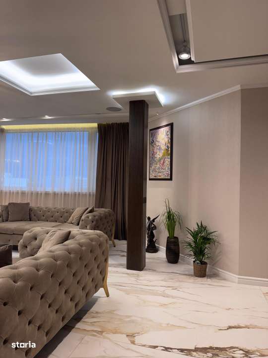 Penthouse futurist situat in Mamaia Nord-10