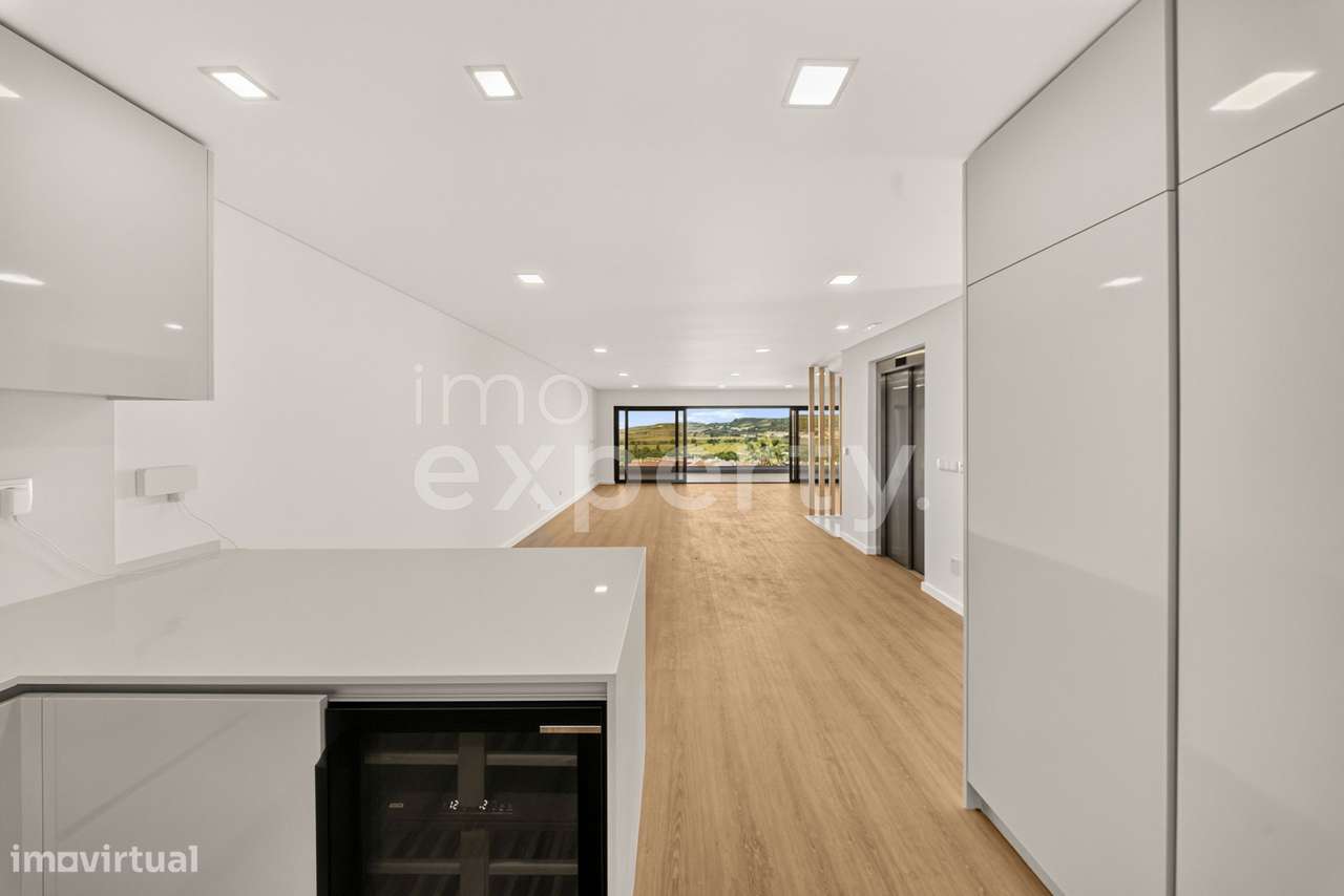 Moradia T5 de Luxo com piscina na Mealhada, Loures-8