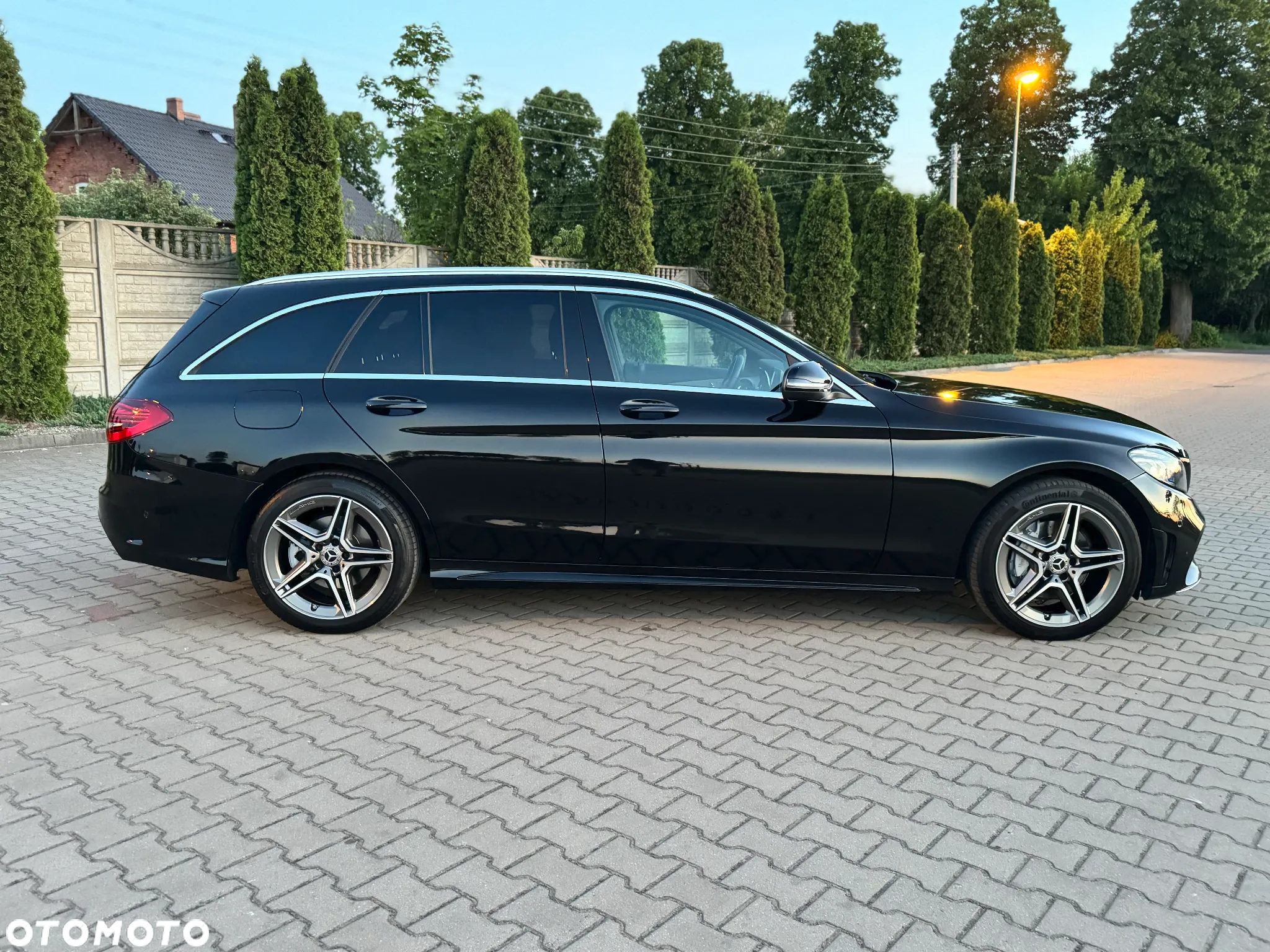 Mercedes-Benz Klasa C 220 d 4Matic T 9G-TRONIC AMG Line - 5