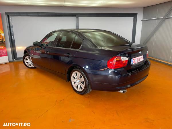 BMW Seria 3 318d Aut. Sport Line - 6