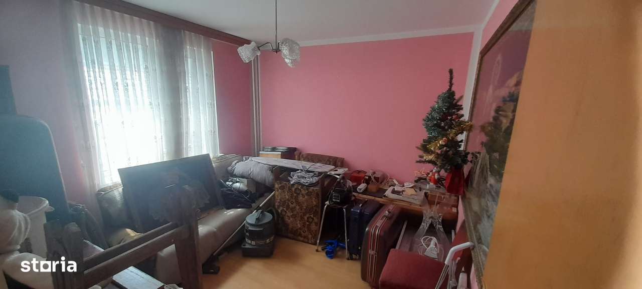 Piata Rahova,strada Buzoieni,4 camere-4