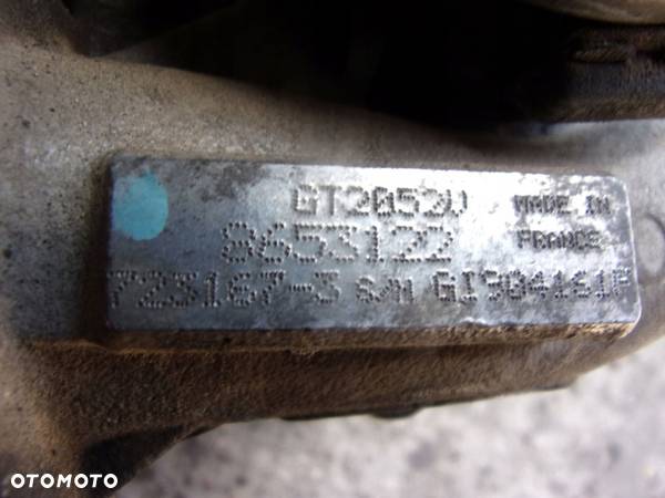 VOLVO V70 S60 2.4 D5 TURBOSPRĘŻARKA 8653122 - 3